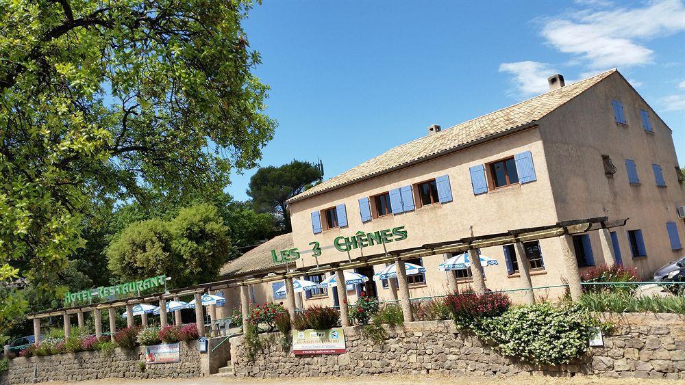 Hotel Restaurant Les 3 Chenes Frejus Bagian luar foto