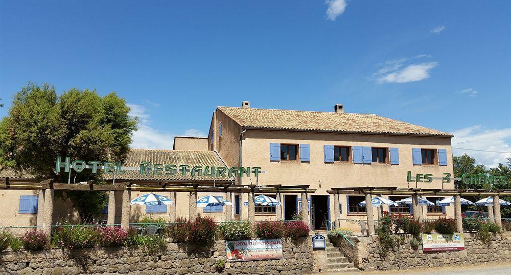 Hotel Restaurant Les 3 Chenes Frejus Bagian luar foto